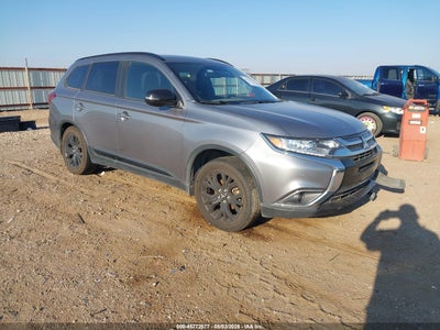 JA4AD3A30JZ****** · 2018 MITSUBISHI OUTLANDER LE
