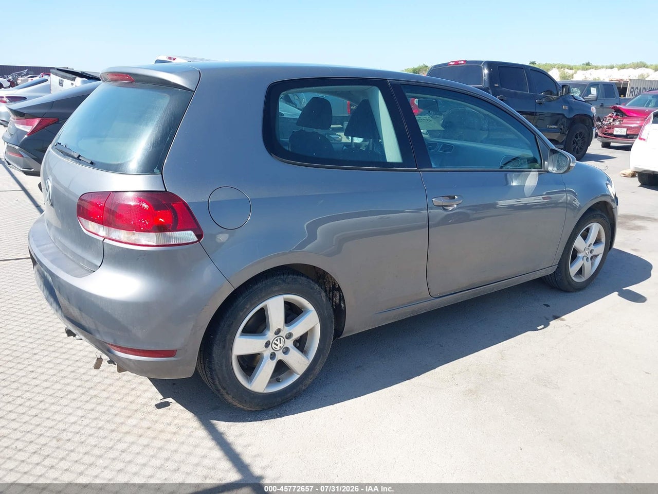 2010 VOLKSWAGEN GOLF 2-DOOR · 4/11