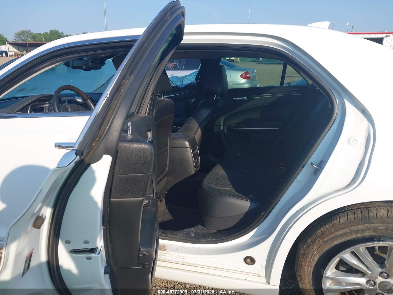 2C3CCAEG4GH****** · 2016 CHRYSLER 300C · 8/11