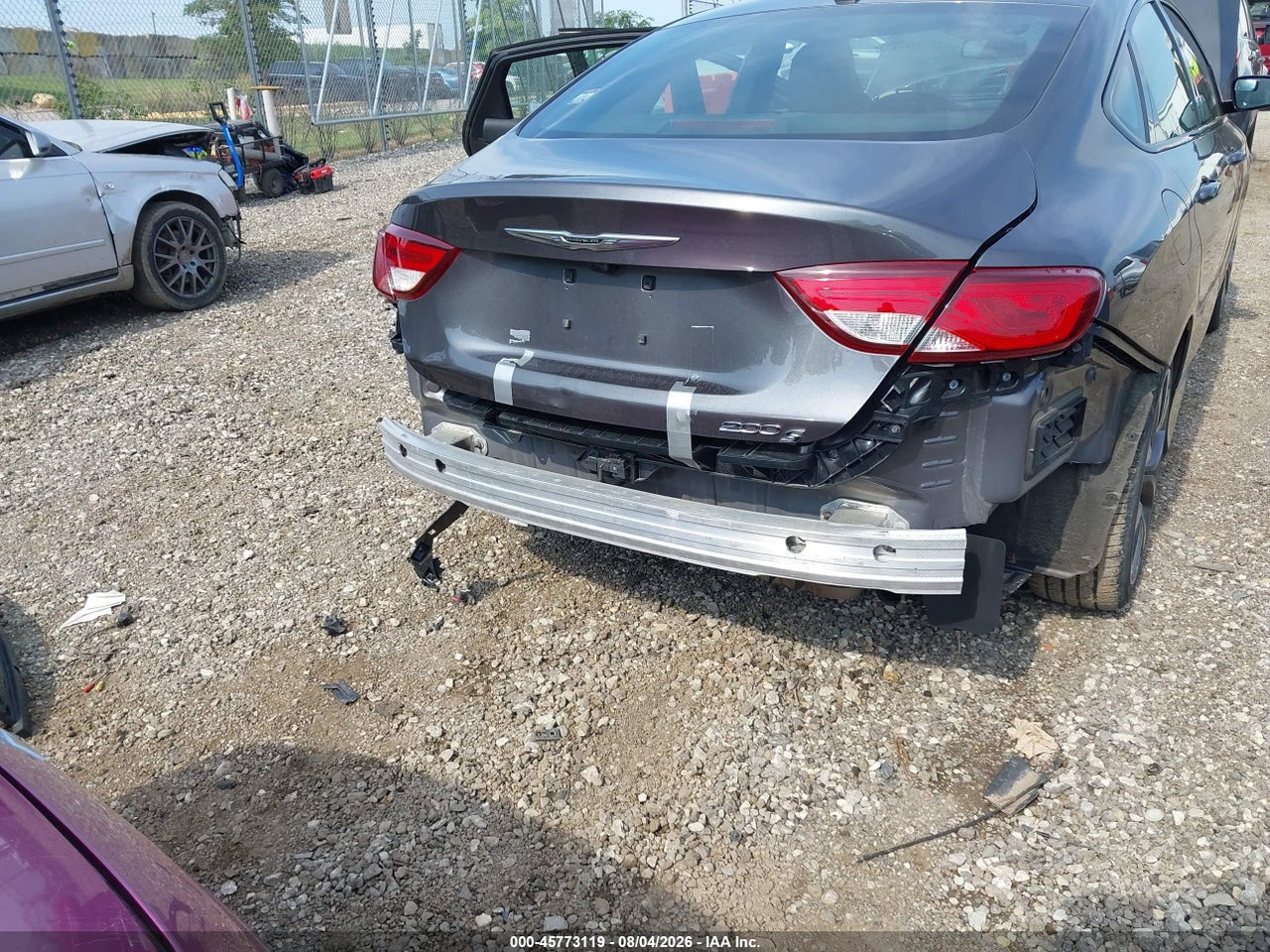 2015 CHRYSLER 200 S · 6/11