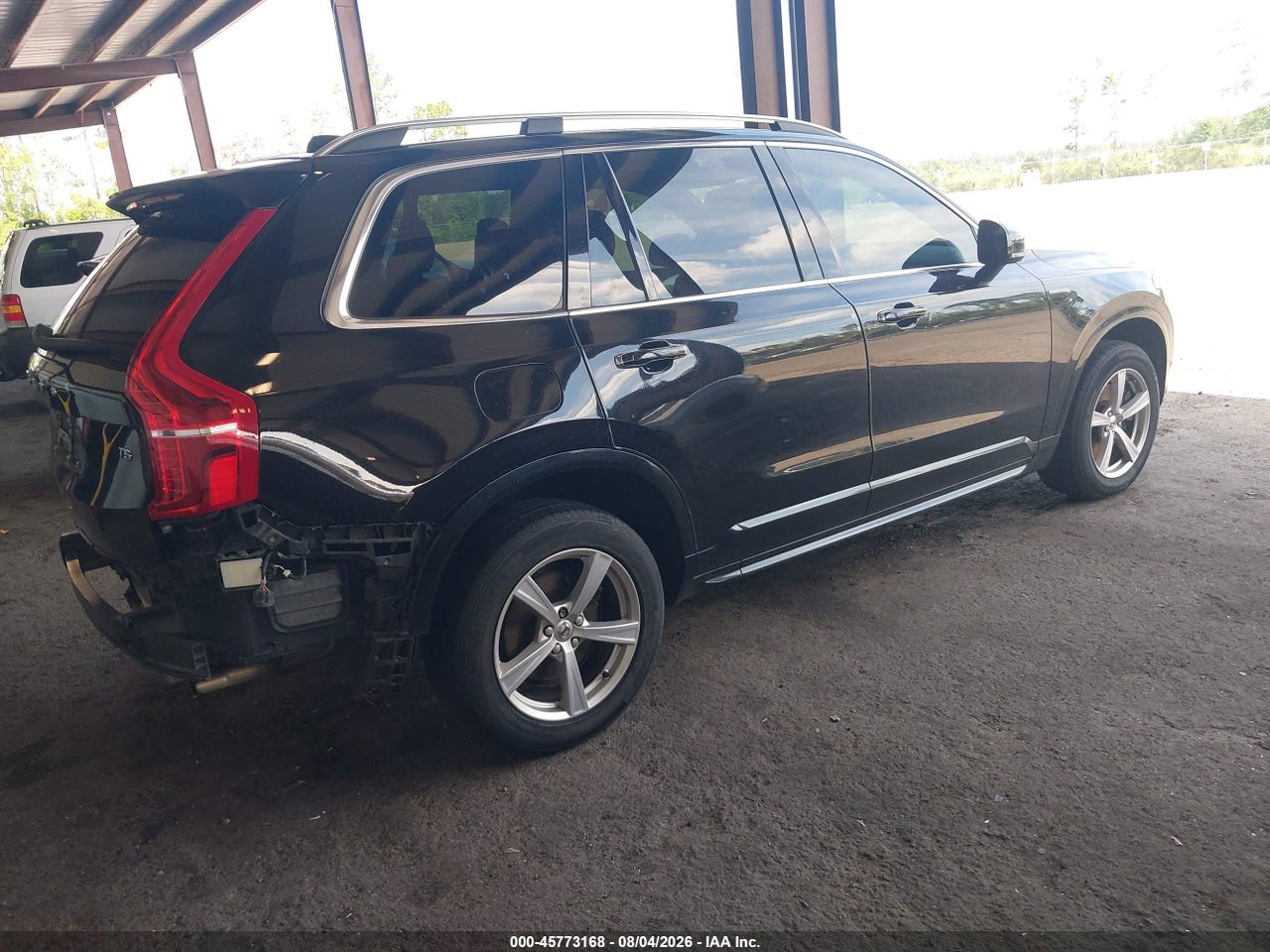 2017 VOLVO XC90 T5 MOMENTUM · 4/11