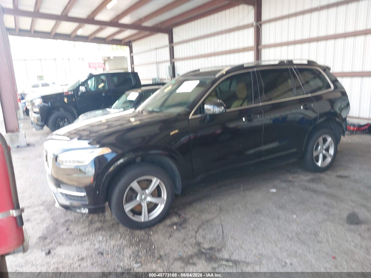 2017 VOLVO XC90 T5 MOMENTUM · 2/11