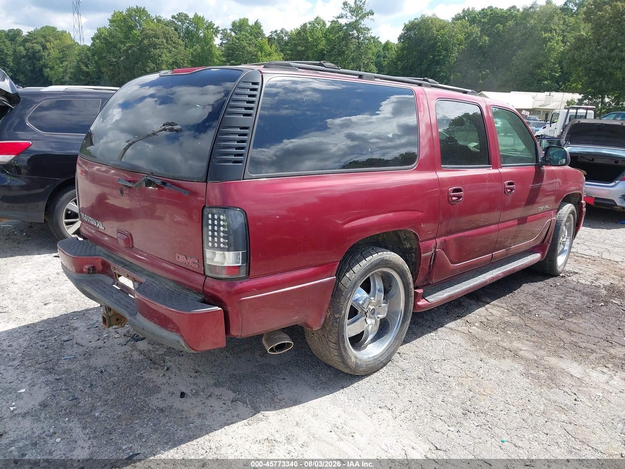 2001 GMC YUKON XL 1500 DENALI · 4/11