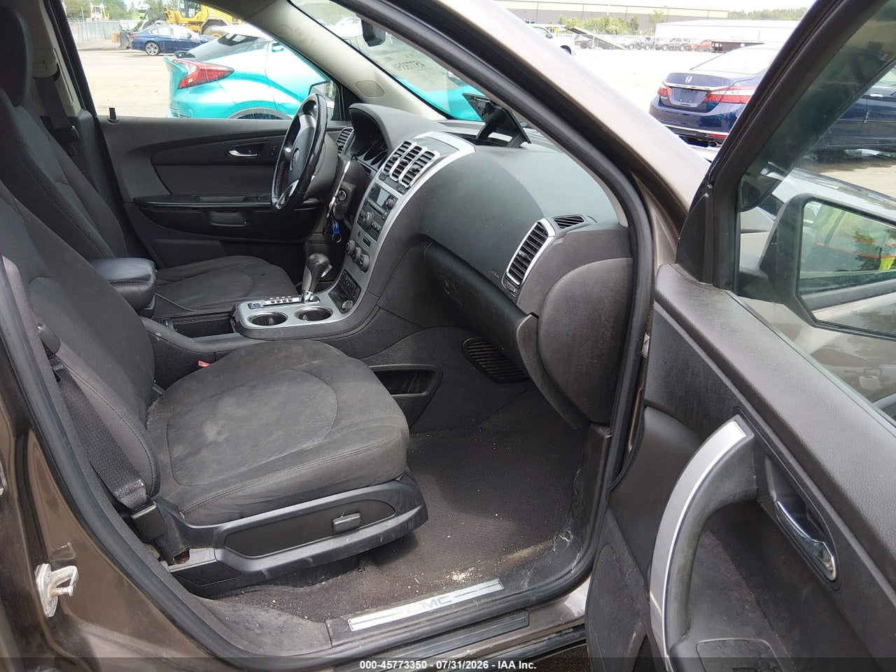 2011 GMC ACADIA SLE · 5/11
