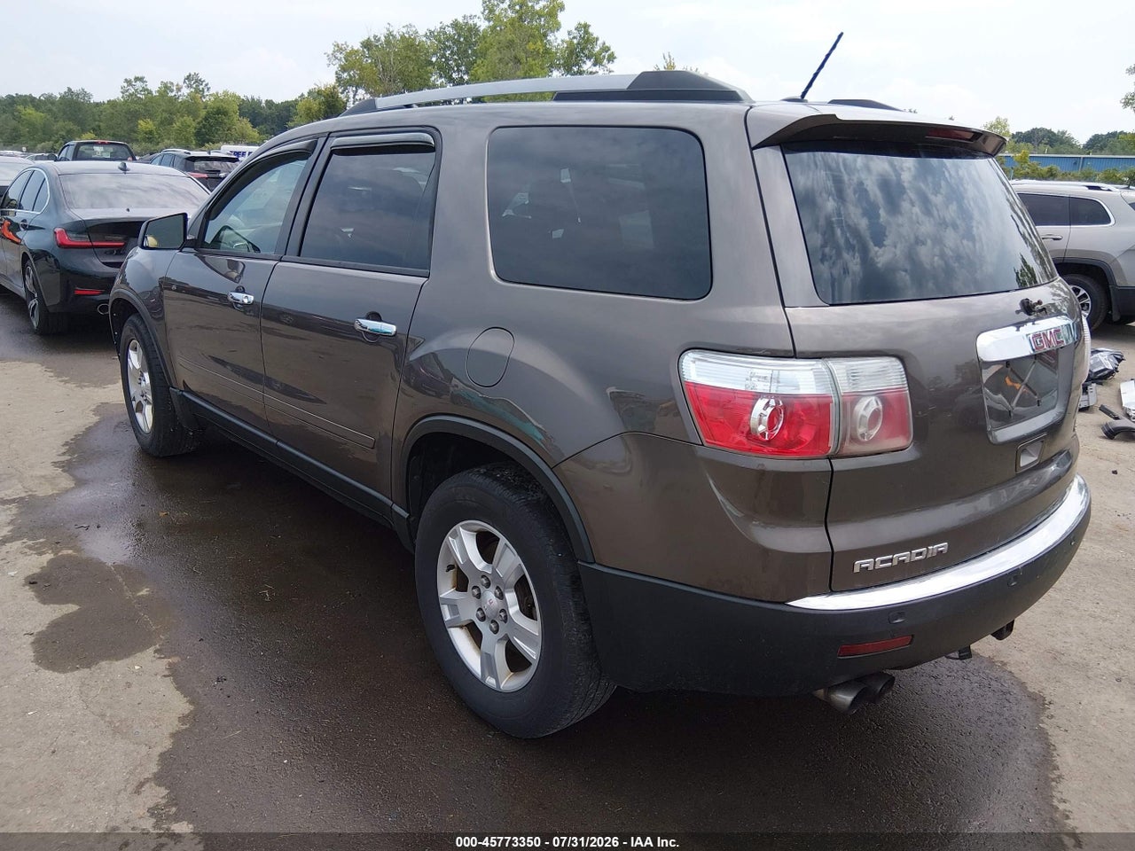 2011 GMC ACADIA SLE · 3/11