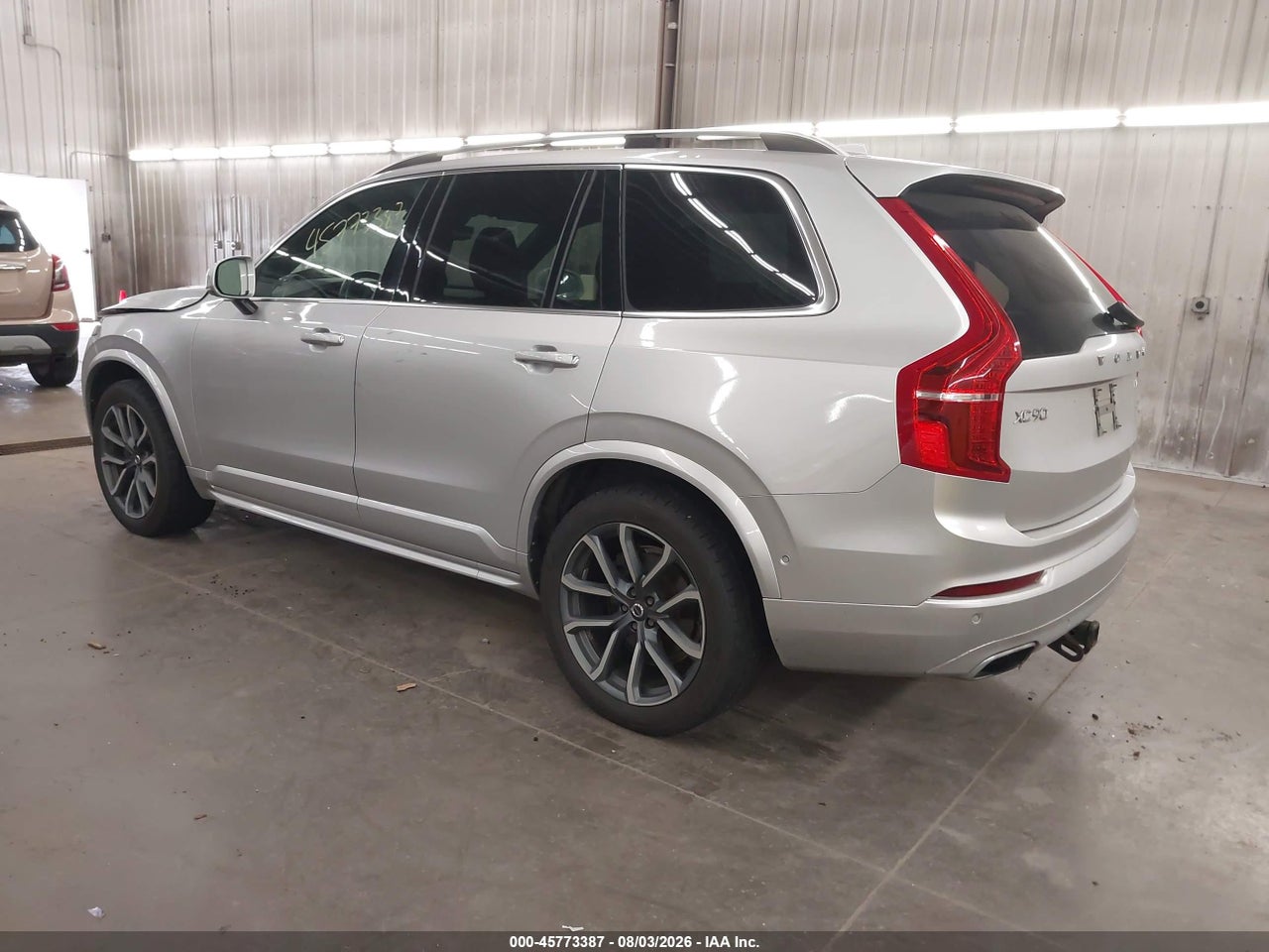 2019 VOLVO XC90 T6 MOMENTUM · 3/11
