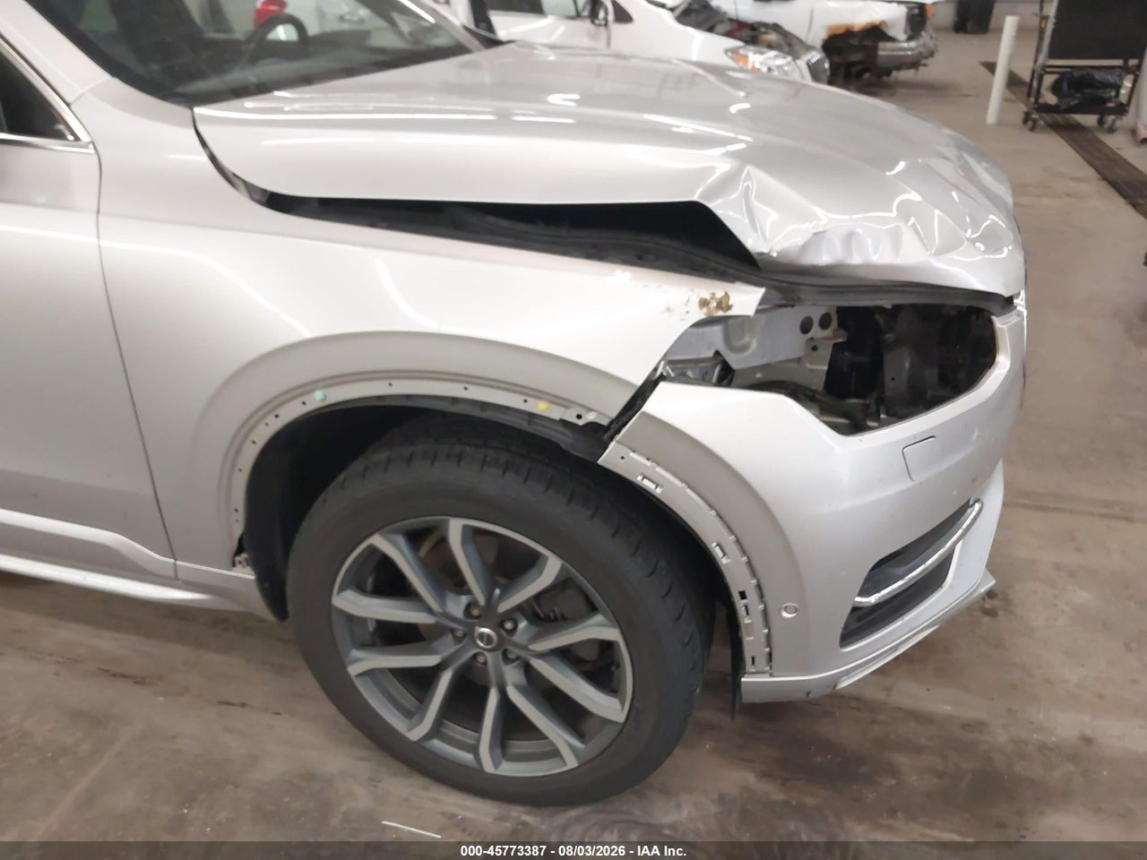 2019 VOLVO XC90 T6 MOMENTUM · 6/11