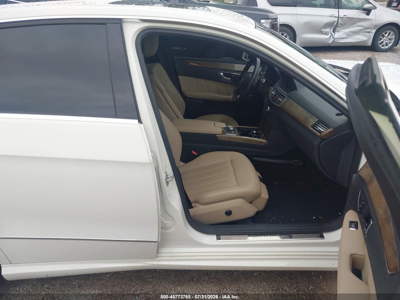 2010 MERCEDES-BENZ E 550 · 5/11