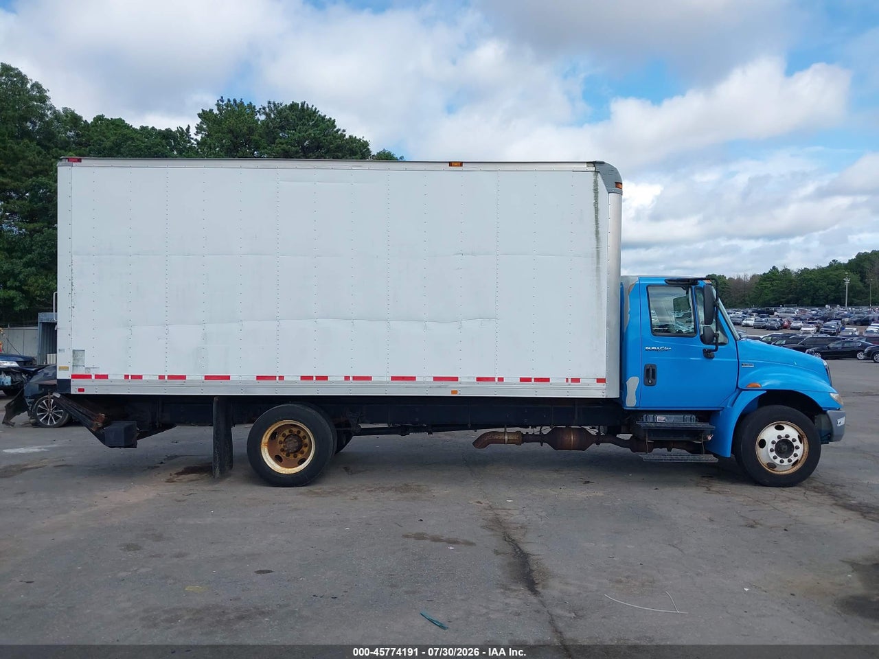 2013 INTERNATIONAL 4000 4300 · 6/11
