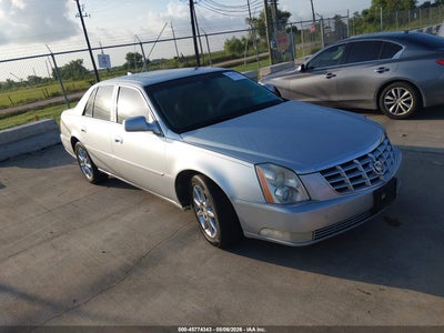 2011 CADILLAC DTS LUXURY COLLECTION