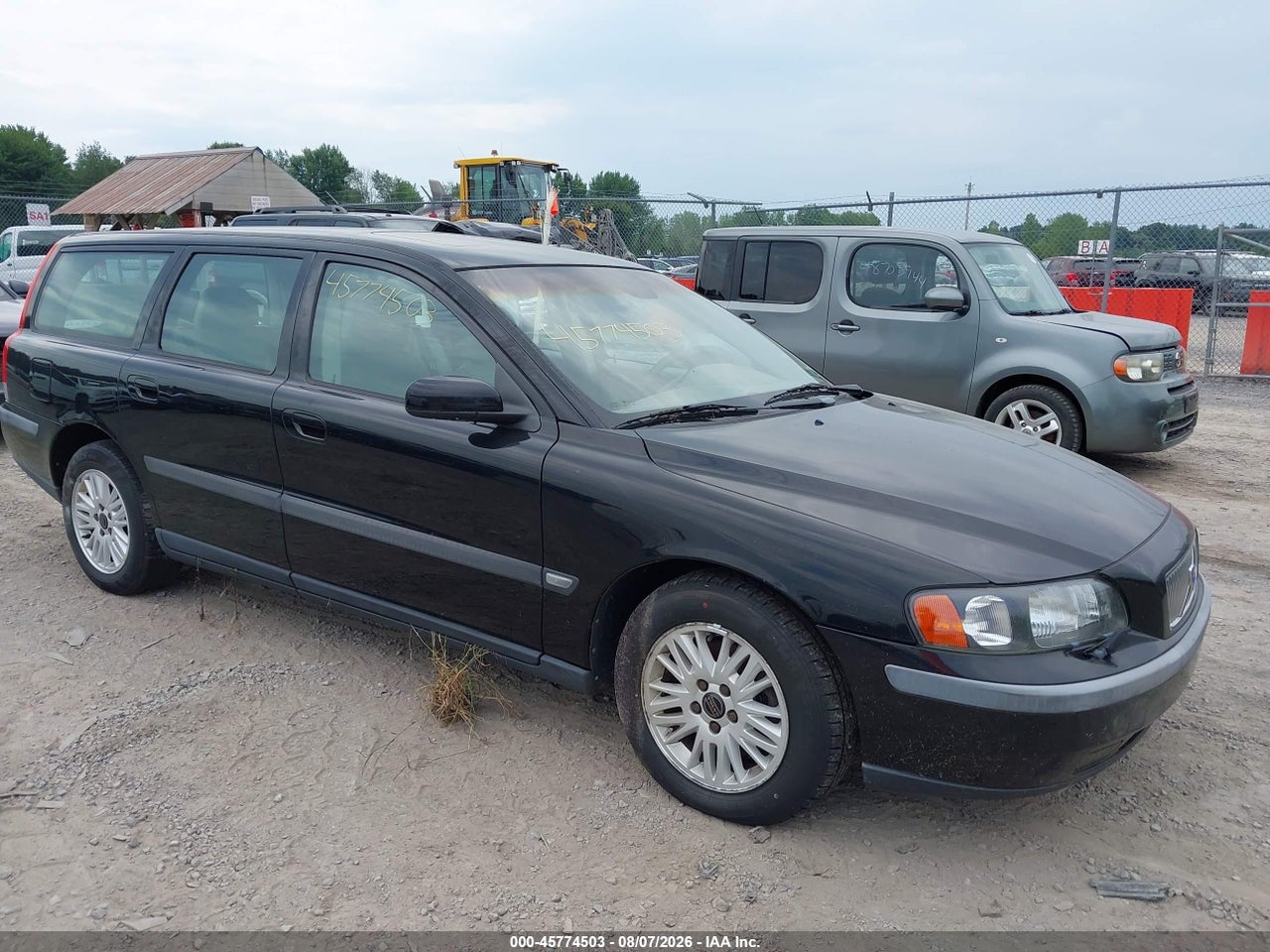 YV1SW61T742****** · 2004 VOLVO V70 2.4