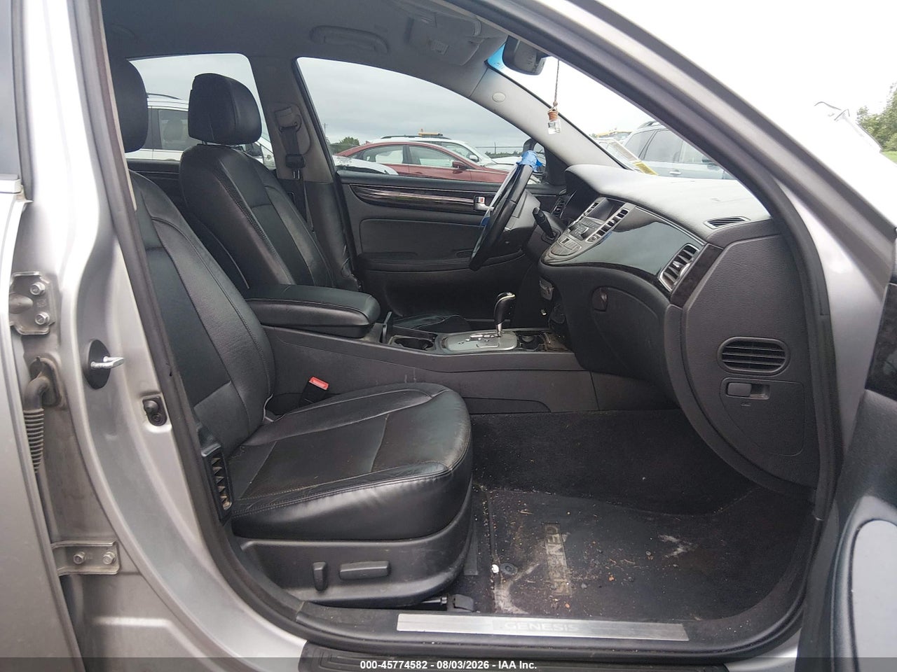 2013 HYUNDAI GENESIS 3.8 · 5/11