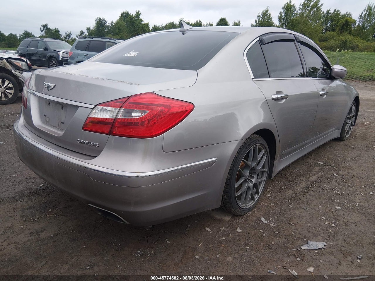 2013 HYUNDAI GENESIS 3.8 · 4/11