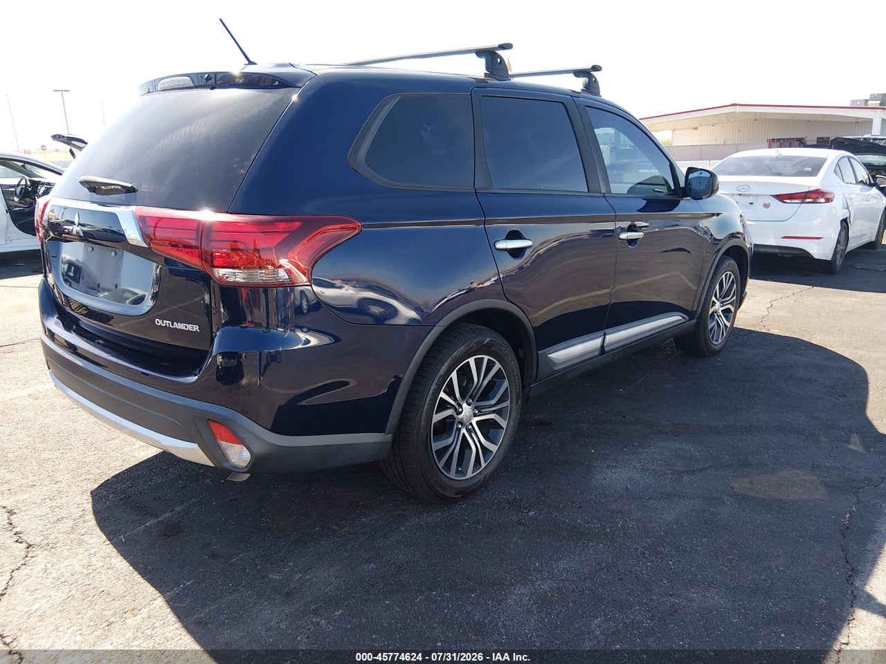 2016 MITSUBISHI OUTLANDER ES · 4/11