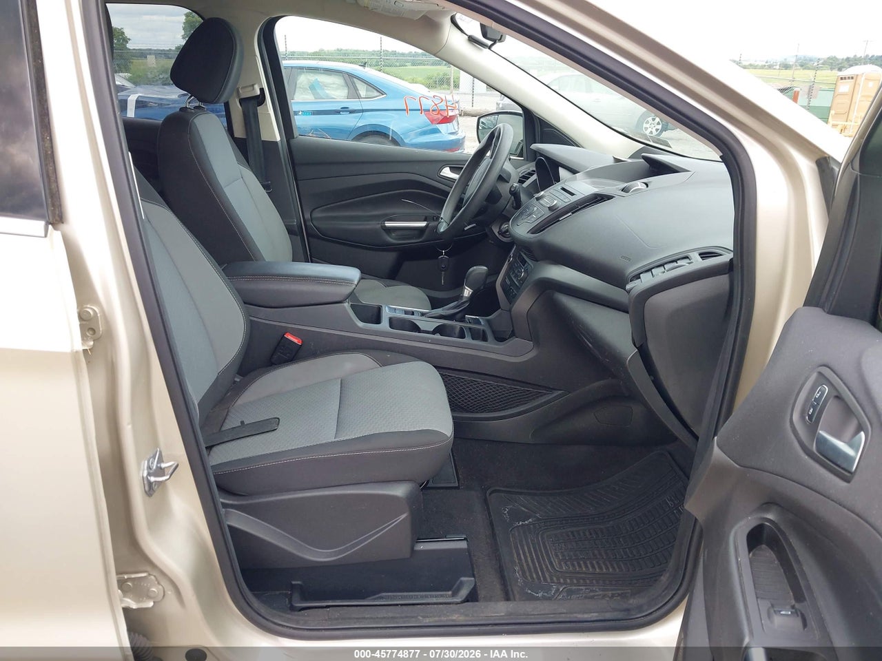 2017 FORD ESCAPE SE · 5/11