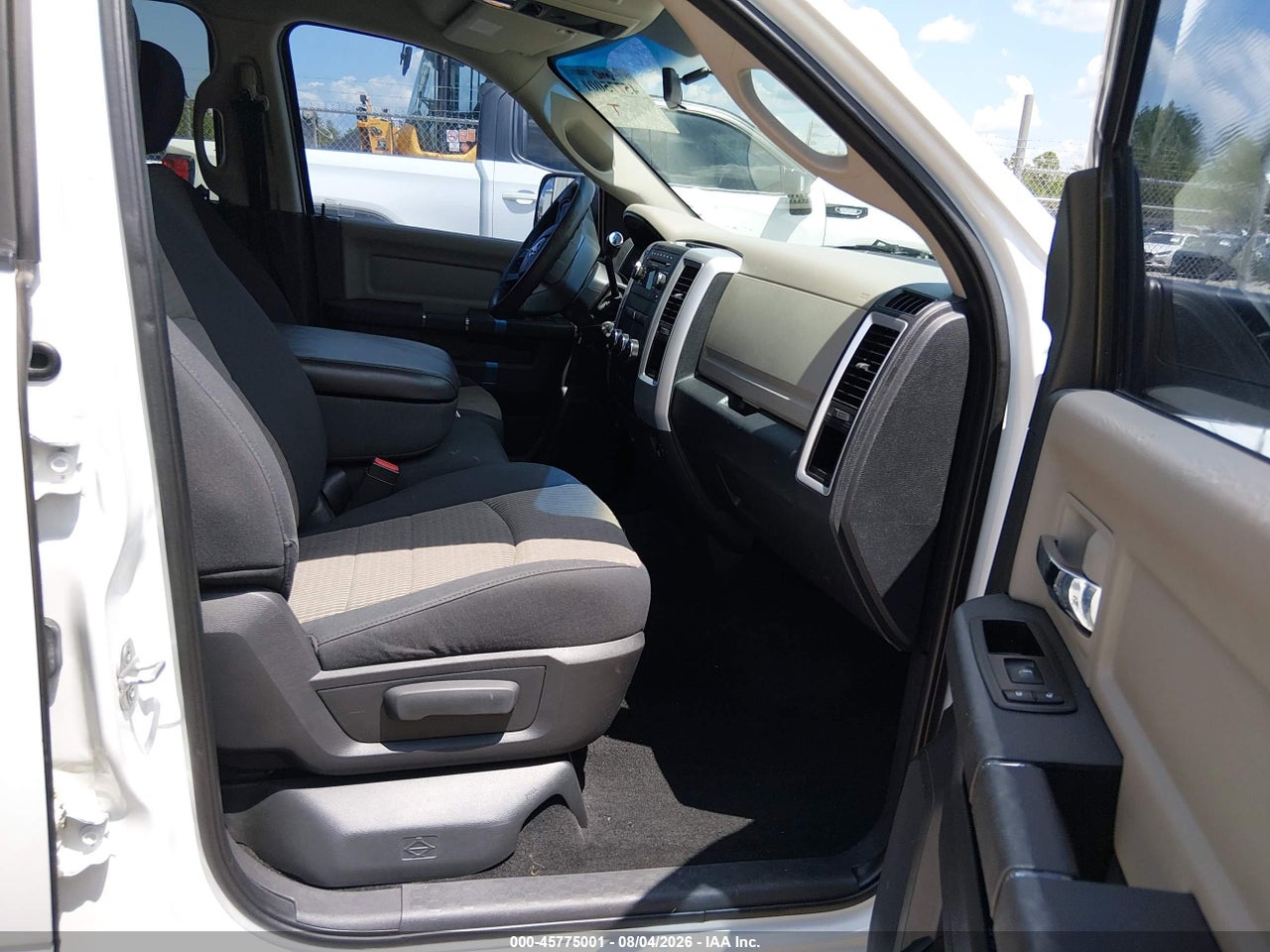 2012 RAM 1500 SLT · 5/11