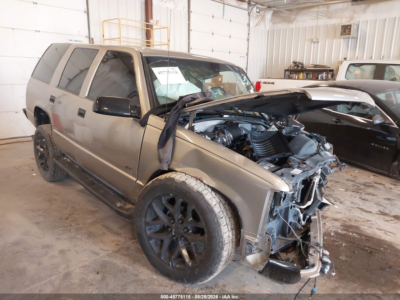 1GKEK13R9XJ****** · 1999 GMC YUKON SLE