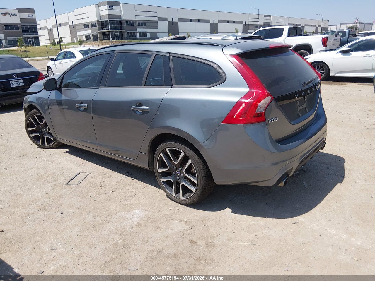 YV140MEL1J2****** · 2018 VOLVO V60 T5 DYNAMIC · 3/11