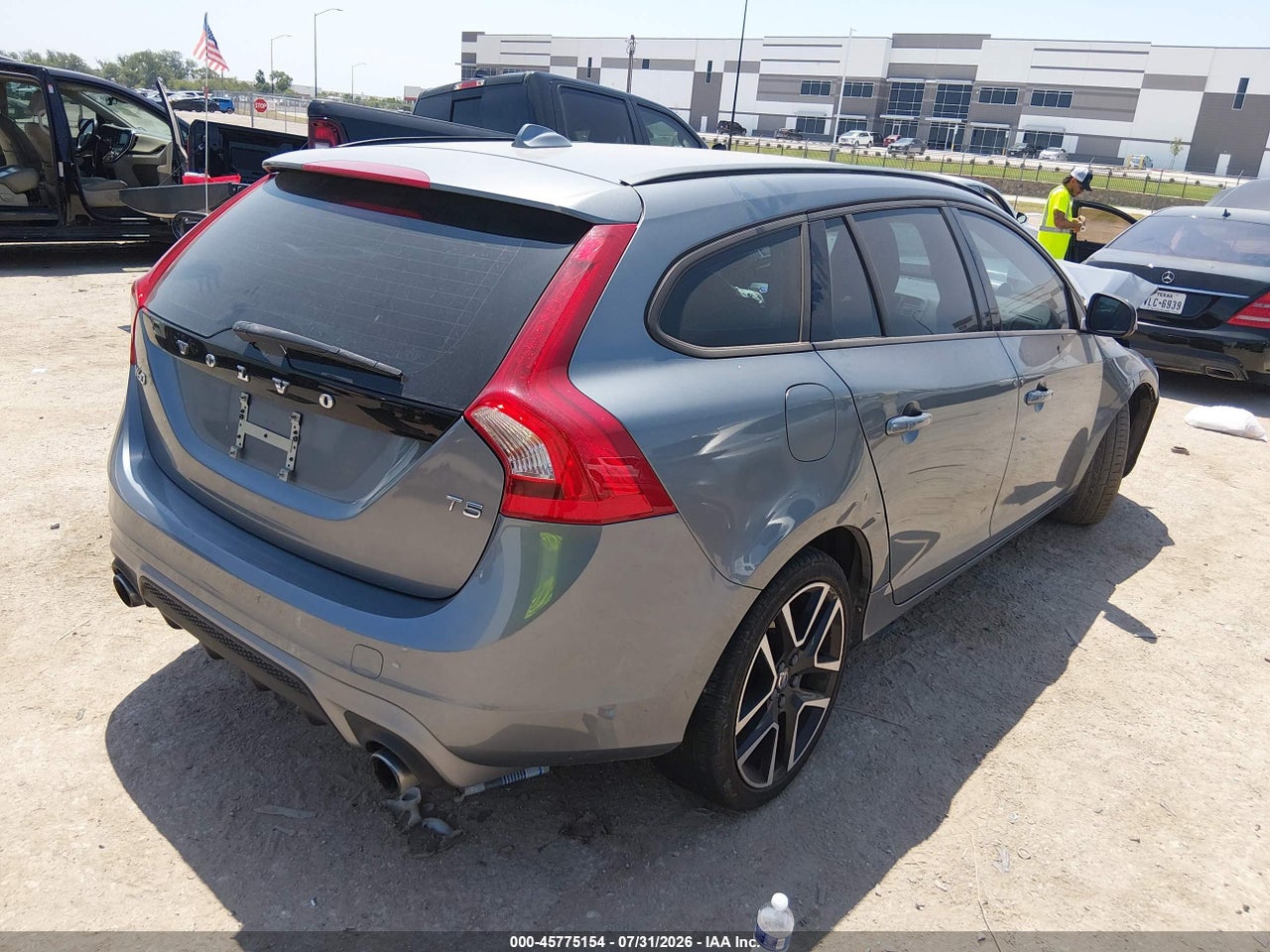 YV140MEL1J2****** · 2018 VOLVO V60 T5 DYNAMIC · 4/11