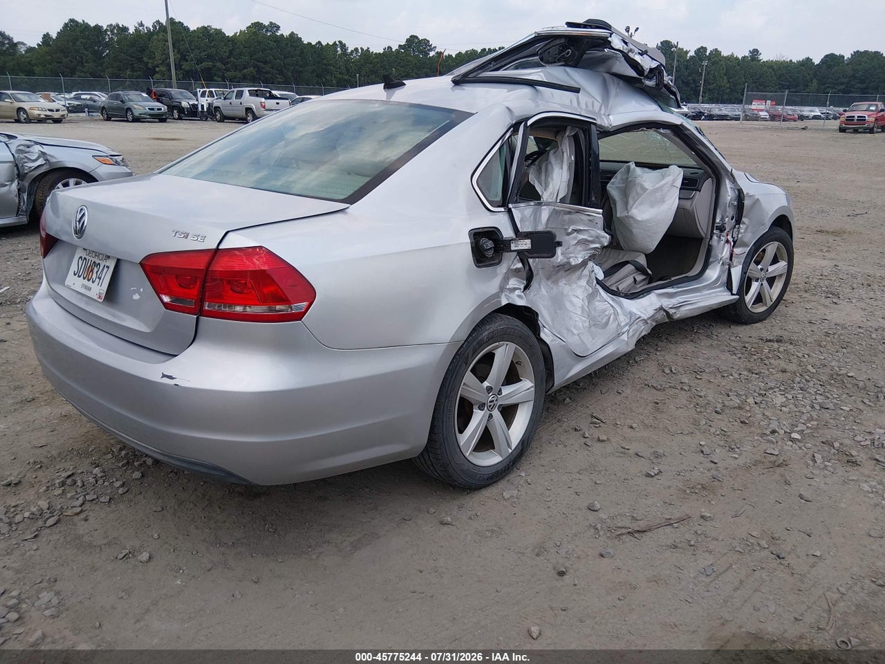 2014 VOLKSWAGEN PASSAT 1.8T SE · 4/10
