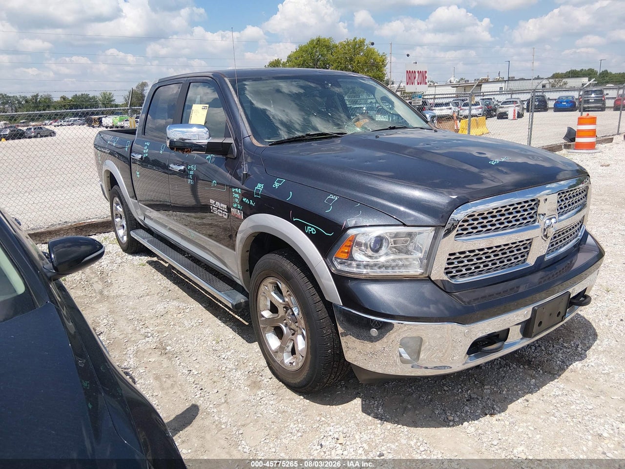 1C6RR7NT4HS****** · 2017 RAM 1500 LARAMIE  4X4 5'7 BOX