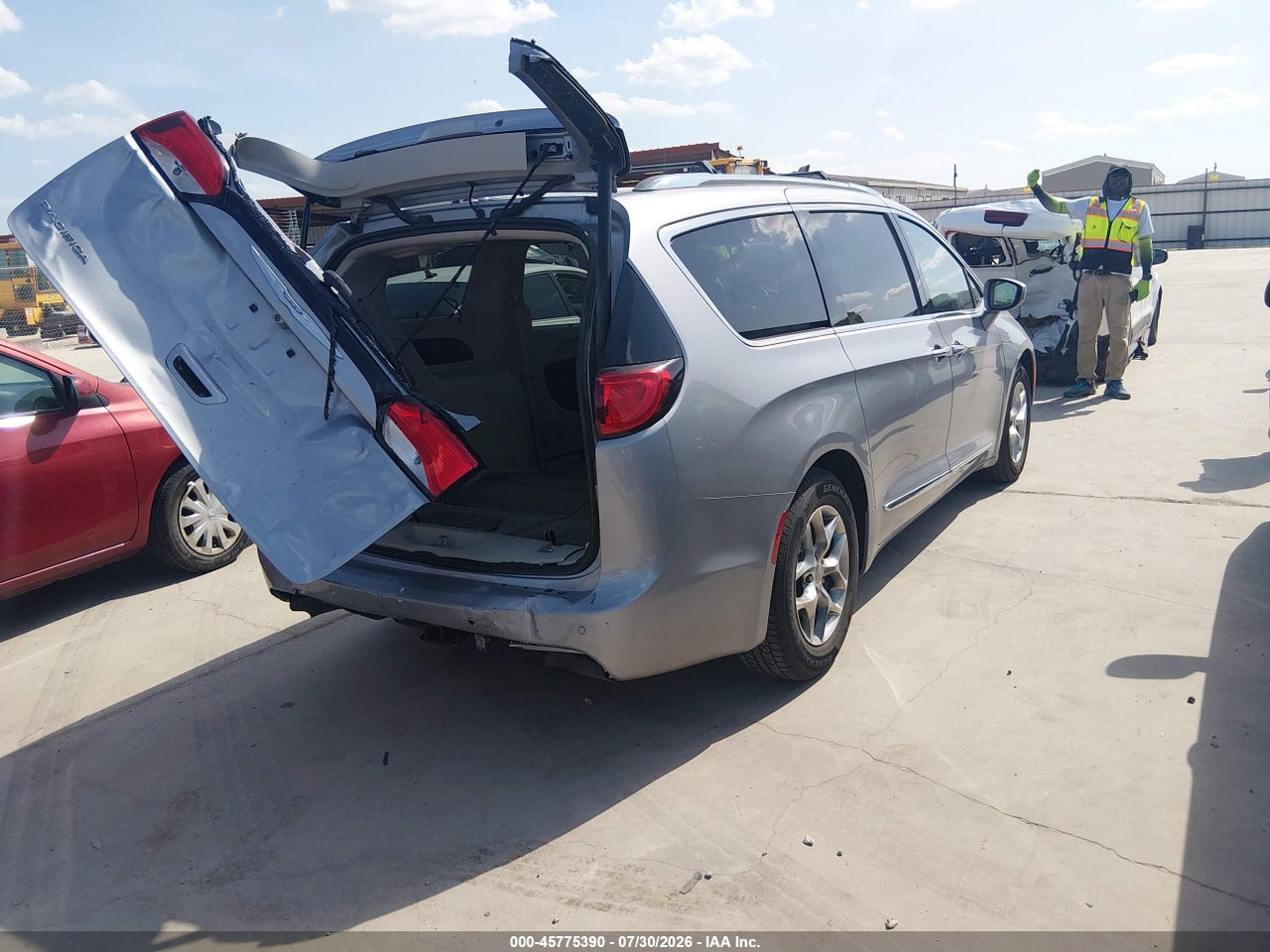 2017 CHRYSLER PACIFICA TOURING-L PLUS · 4/11