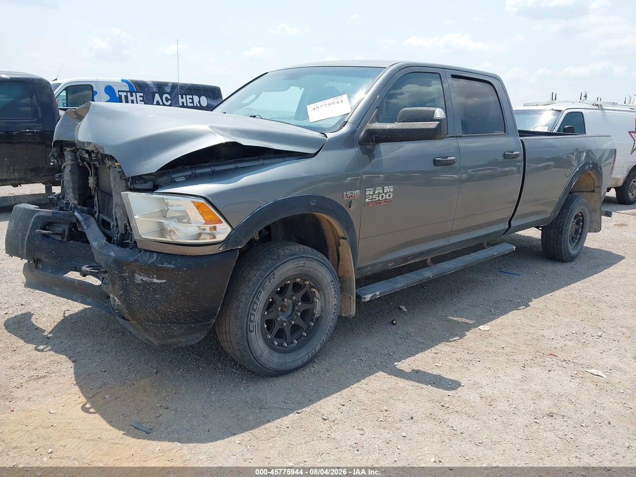 2013 RAM 2500 ST · 2/4