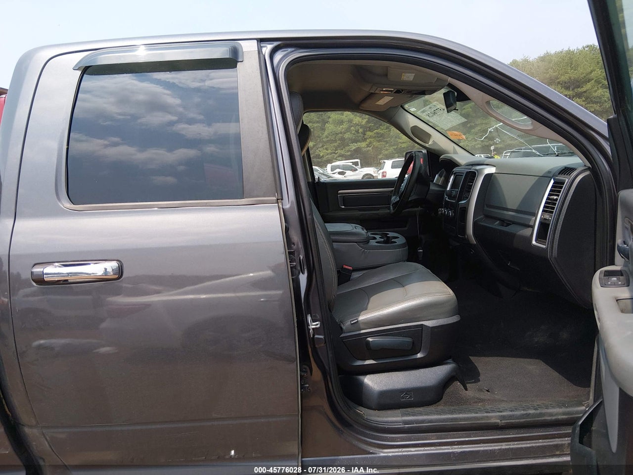 2016 RAM 1500 SLT · 5/11