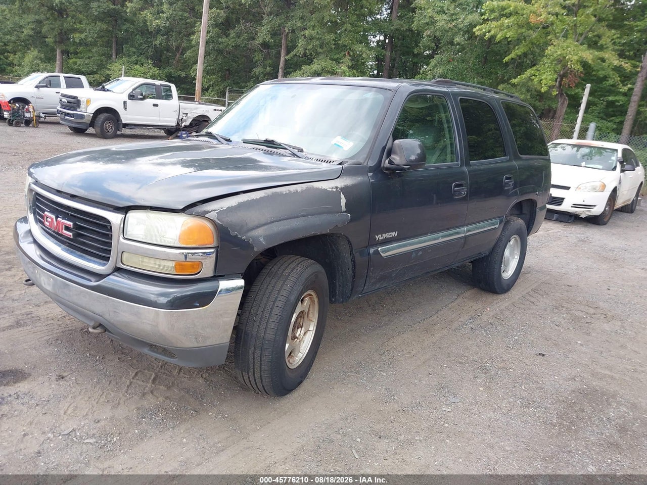 2004 GMC YUKON SLE · 2/10