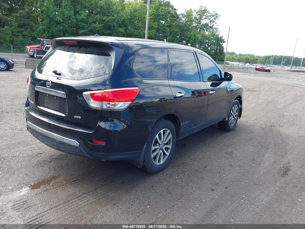 2013 NISSAN PATHFINDER S · 4/10