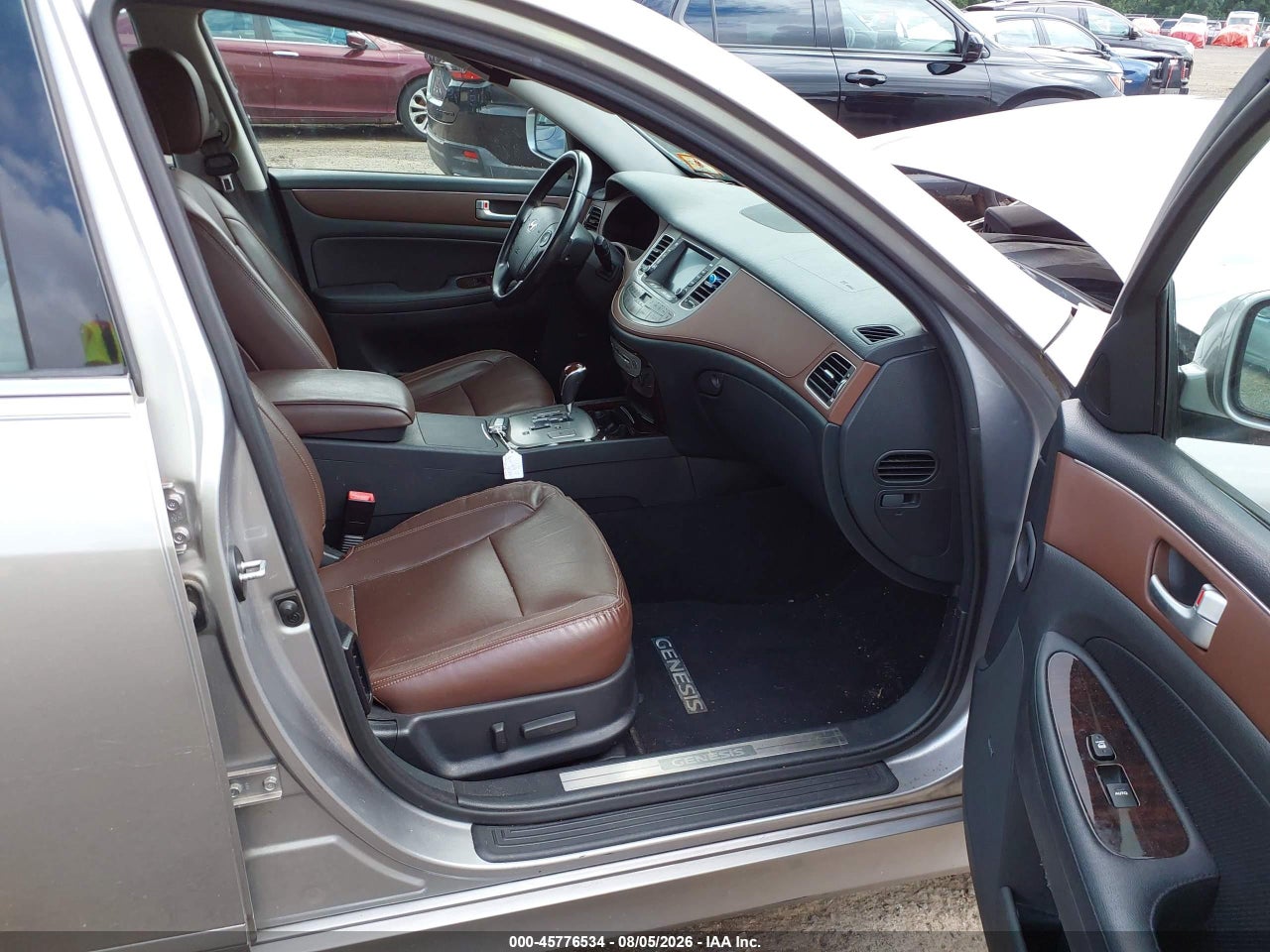 2012 HYUNDAI GENESIS 3.8 · 5/11