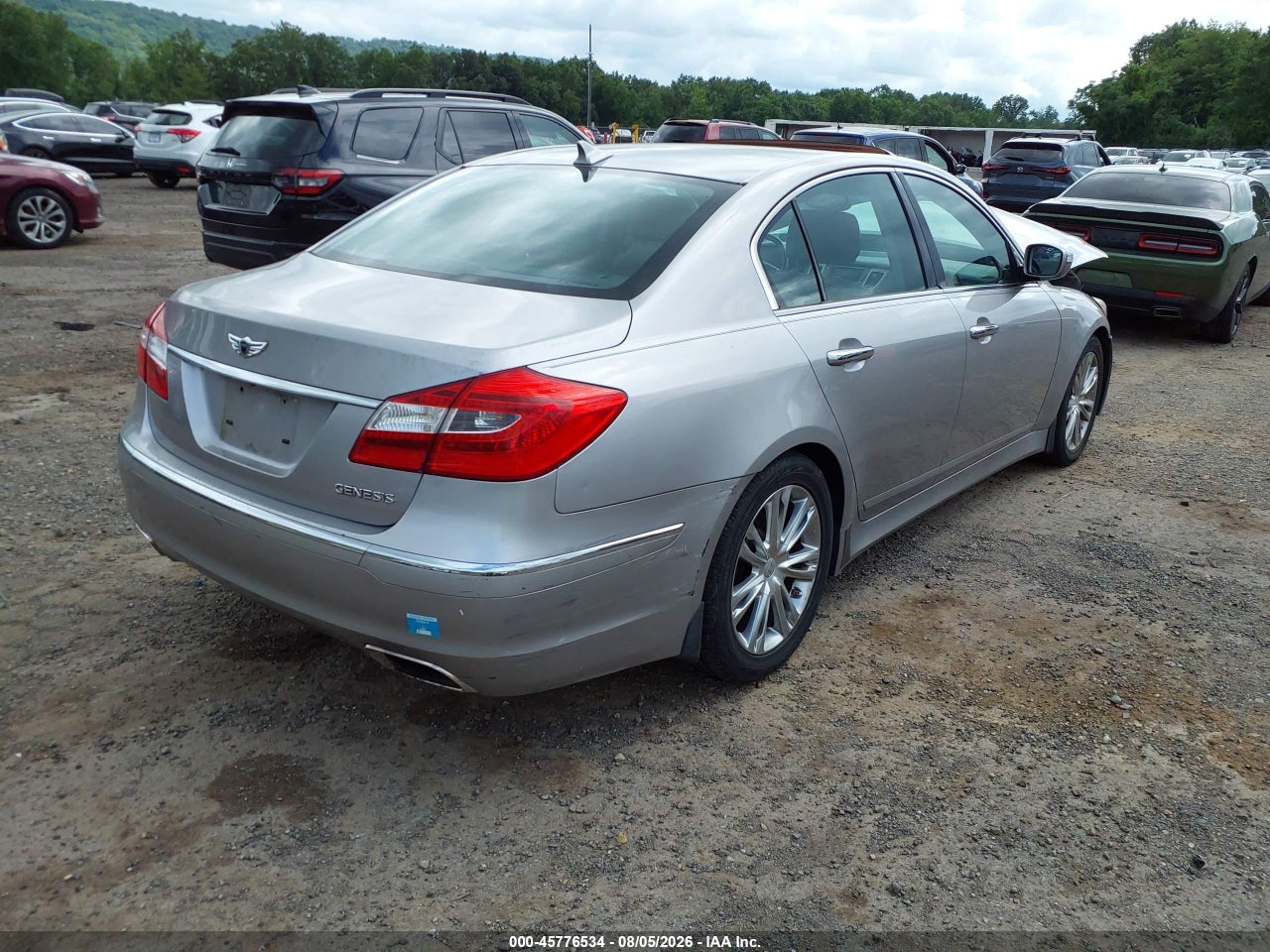 2012 HYUNDAI GENESIS 3.8 · 4/11