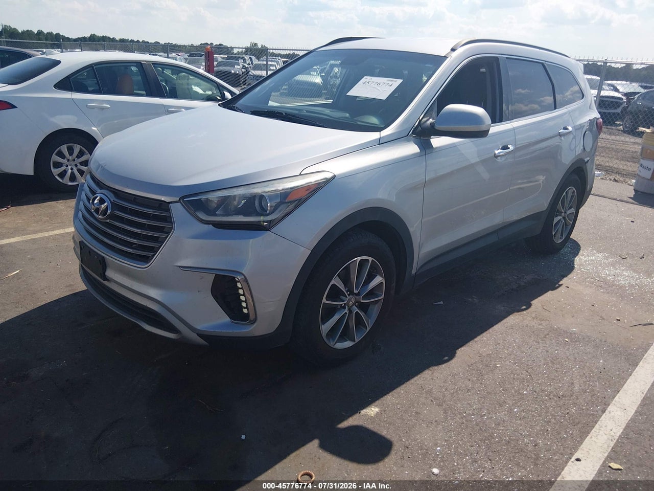 2017 HYUNDAI SANTA FE SE · 2/11