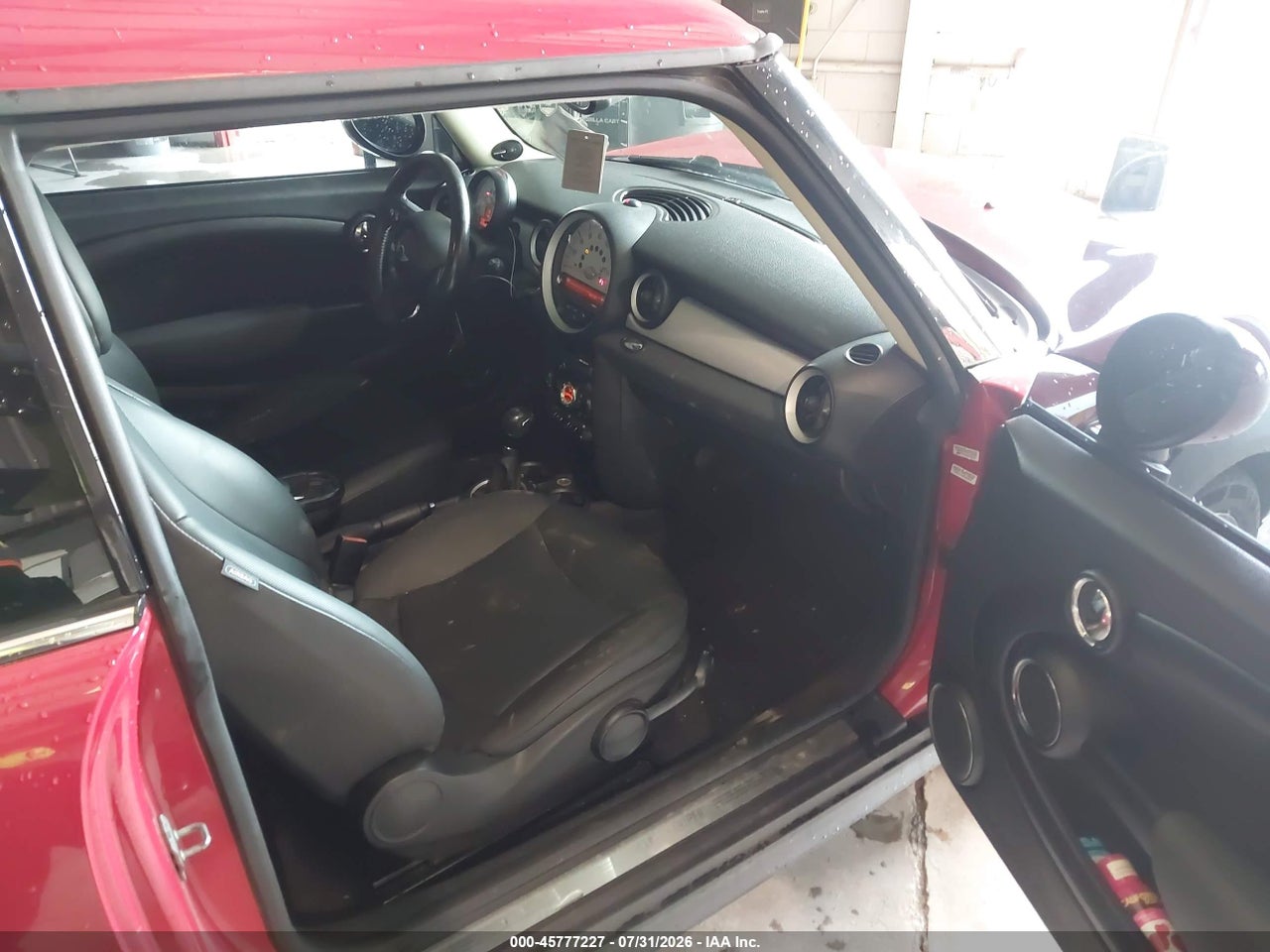 2011 MINI COOPER   · 5/11