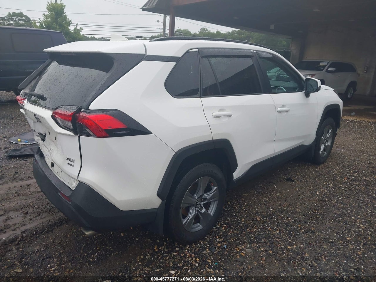2024 TOYOTA RAV4 XLE · 4/11