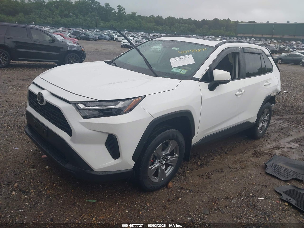 2024 TOYOTA RAV4 XLE · 2/11