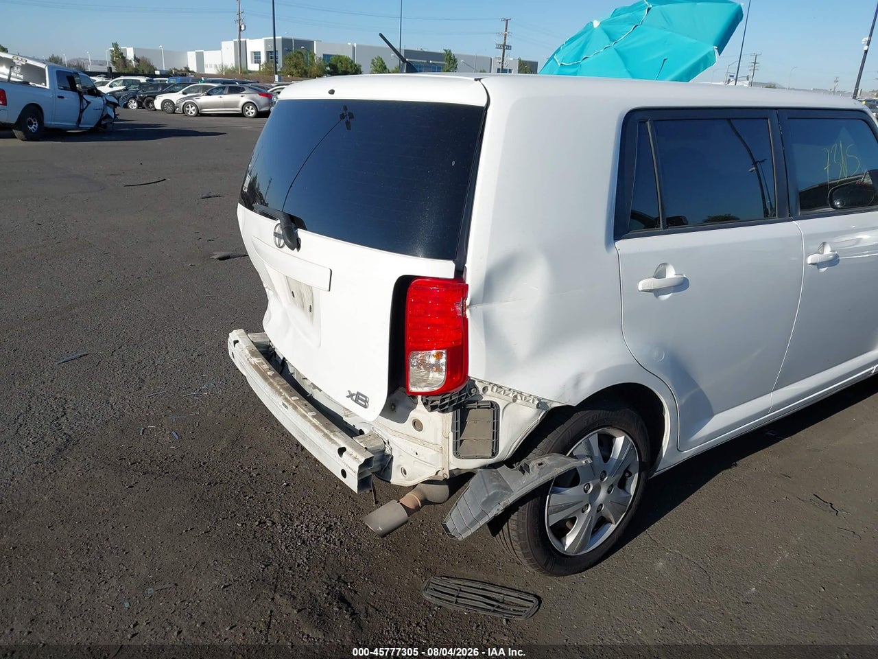2015 SCION XB   · 4/11
