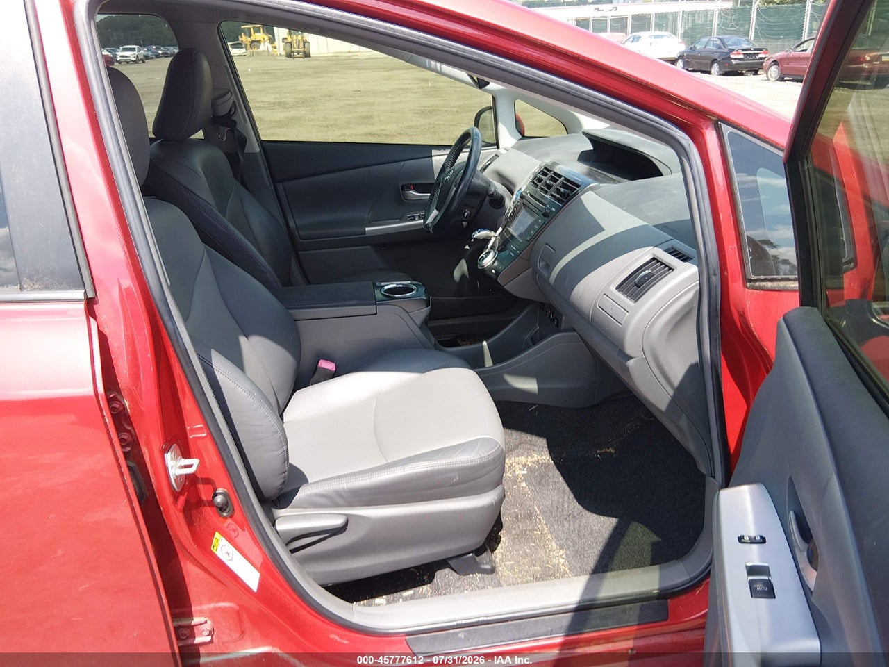 2013 TOYOTA PRIUS V FIVE · 5/11