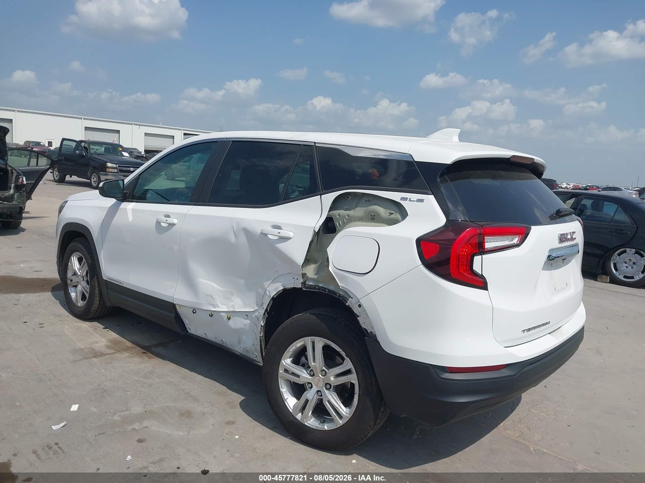 2024 GMC TERRAIN FWD SLE · 3/11