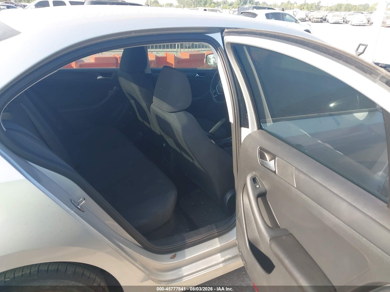 3VW2K7AJ9FM****** · 2015 VOLKSWAGEN JETTA 2.0L S · 8/11