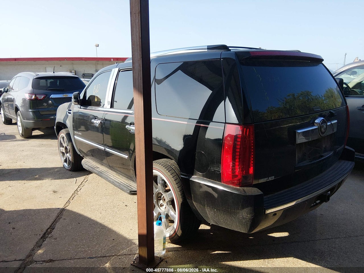 2008 CADILLAC ESCALADE · 3/10