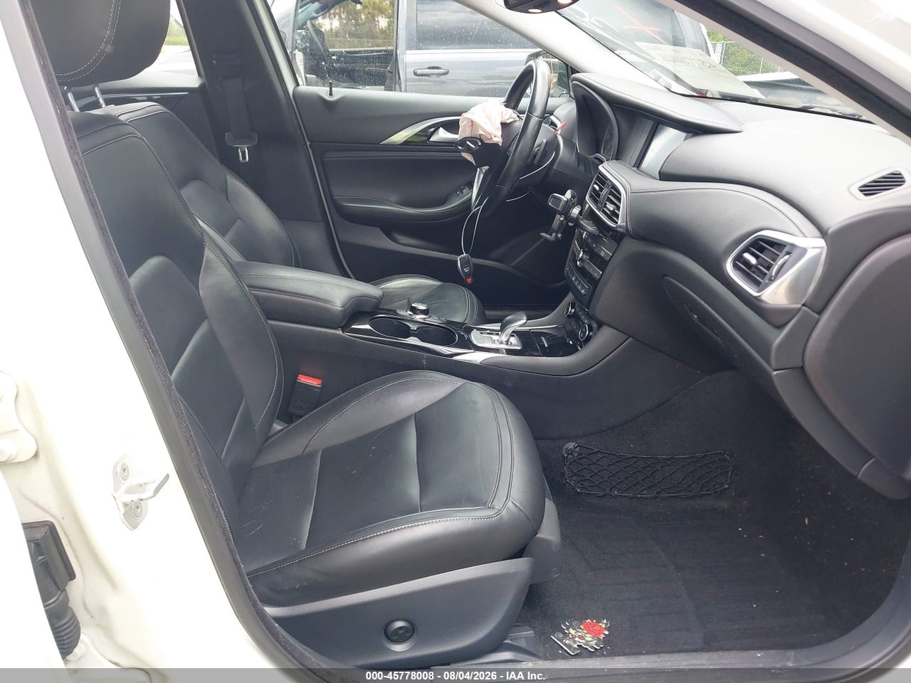 2017 INFINITI QX30 PREMIUM · 5/11