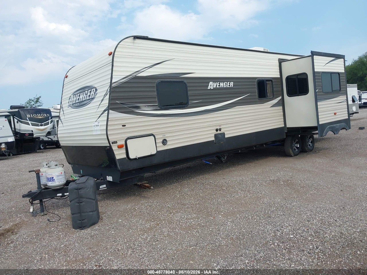 2017 FOREST RIVER M-31 RKD · 2/11