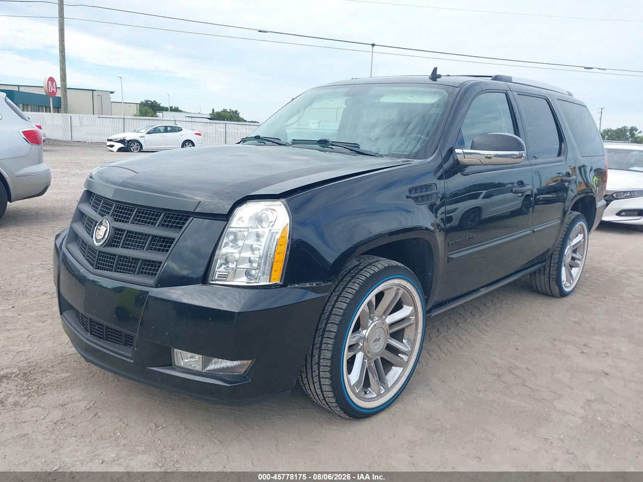 2013 CADILLAC ESCALADE PLATINUM EDITION · 2/11