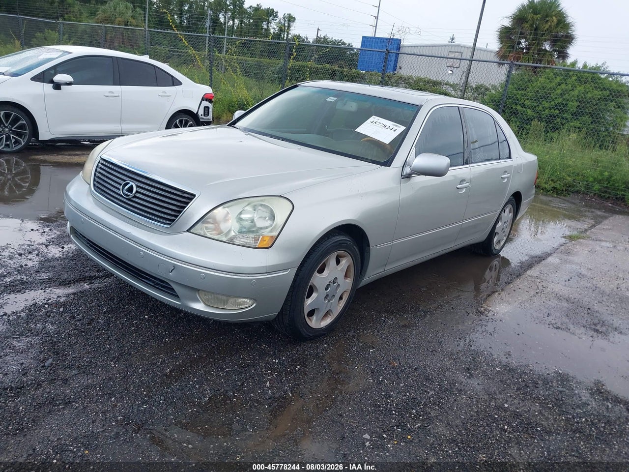 2005 LEXUS LS · 2/11