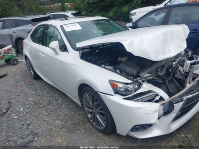 JTHBA1D26G5****** · 2016 LEXUS IS 200T