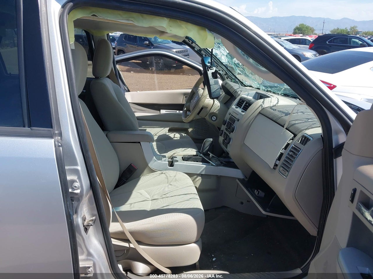 2010 MERCURY MARINER   · 5/10