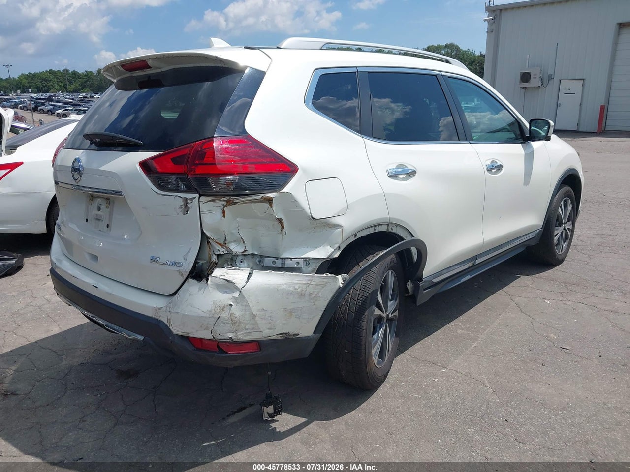 5N1AT2MV6HC****** · 2017 NISSAN ROGUE SL · 4/11