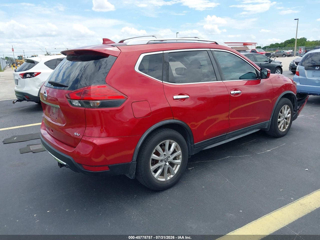 2017 NISSAN ROGUE SV · 4/11