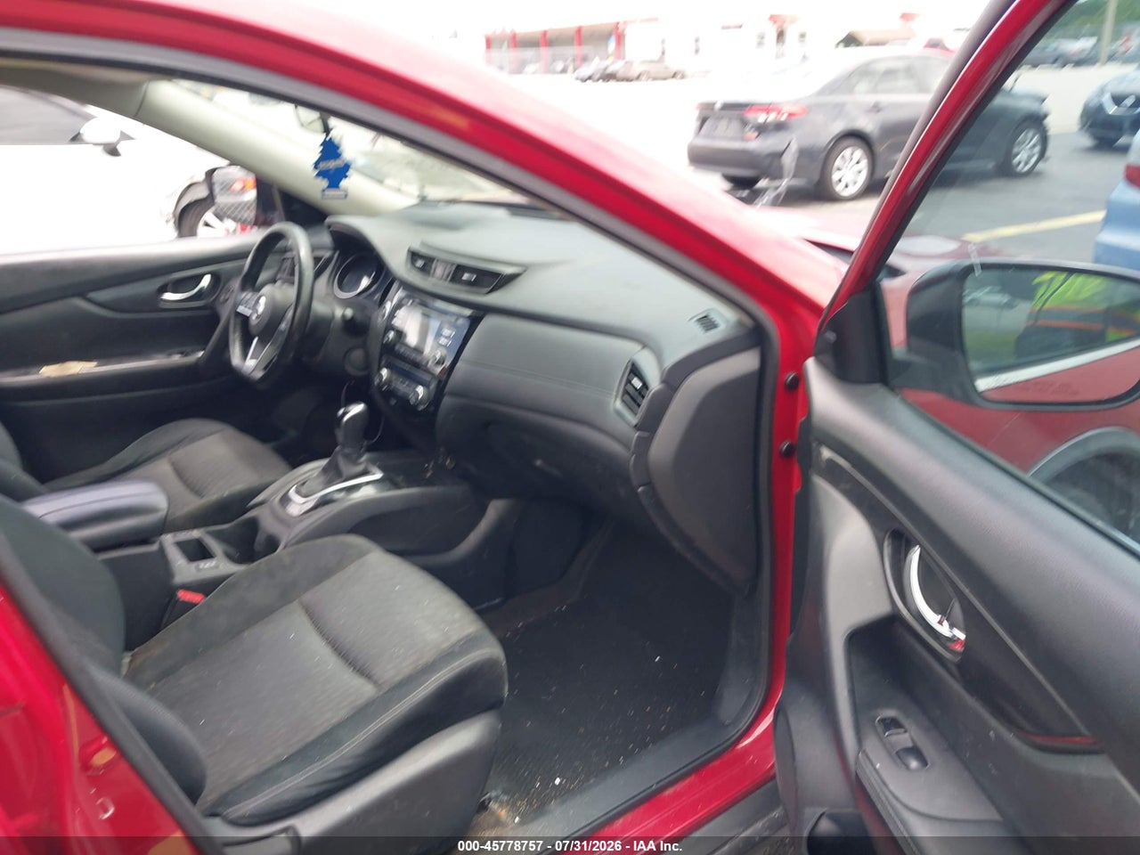 2017 NISSAN ROGUE SV · 5/11